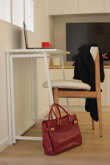 Le Cocoon - Appartement Dans Maison Du Xviieme Siecle Fougères Eksteriør billede