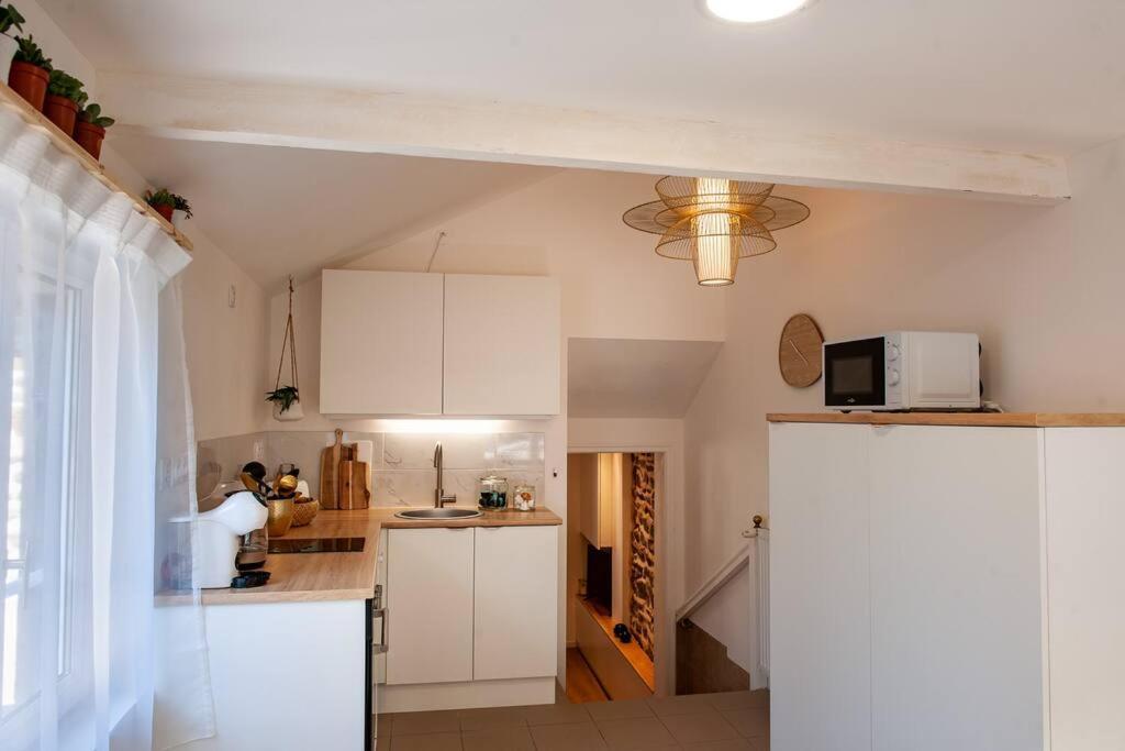 Le Cocoon - Appartement Dans Maison Du Xviieme Siecle Fougères Eksteriør billede