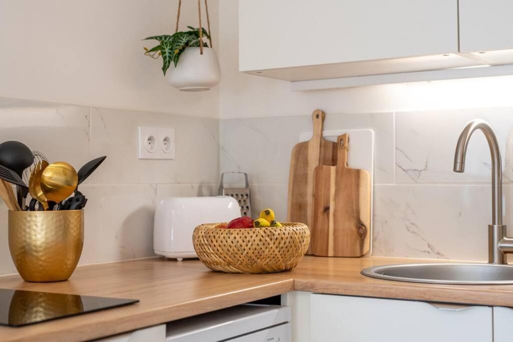 Le Cocoon - Appartement Dans Maison Du Xviieme Siecle Fougères Eksteriør billede