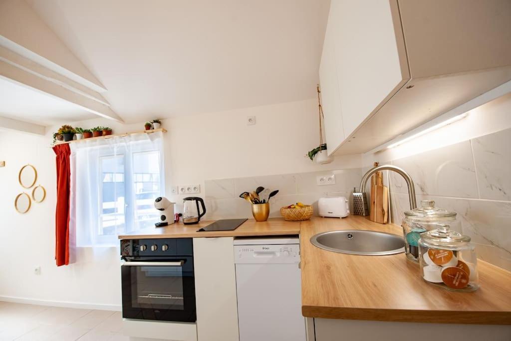 Le Cocoon - Appartement Dans Maison Du Xviieme Siecle Fougères Eksteriør billede